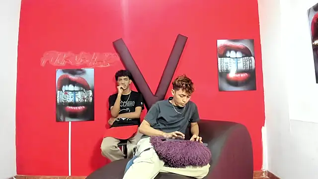 VERY HOT GUYS online show from 04-11-26, 07:18