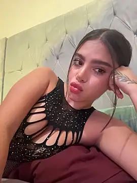 Snapshot of whitefoxxxx6 chatting on 12-17-25, 04:51 whitefoxxxx6 online show from 12-17-25, 04:51