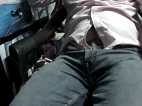 Snapshot of sanamarmaan chatting on 10-25-25, 04:35 sanamarmaan online show from 10-25-25, 04:35