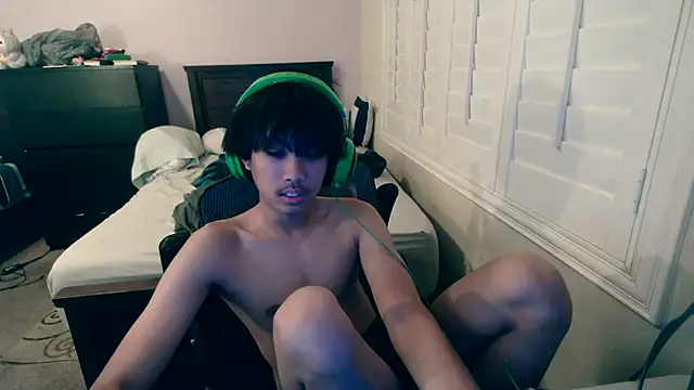 youngasianboy2007 online show from 10-12-25, 05:06