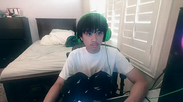 youngasianboy2007 online show from 10-29-25, 04:20