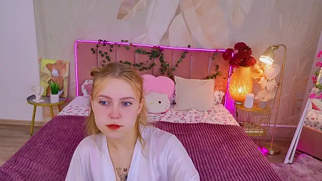 Snapshot of Stellahaart chatting on 10-07-25, 05:37 Stellahaart online show from 10-07-25, 05:37