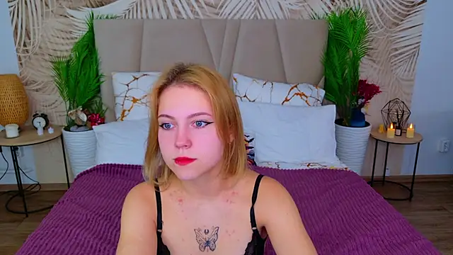 Snapshot of Stellahaart chatting on 10-13-25, 05:07 Stellahaart online show from 10-13-25, 05:07