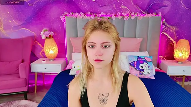 Snapshot of Stellahaart chatting on 10-21-25, 05:19 Stellahaart online show from 10-21-25, 05:19