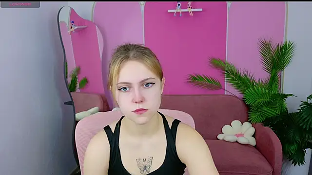 Snapshot of Stellahaart chatting on 11-27-25, 07:54 Stellahaart online show from 11-27-25, 07:54