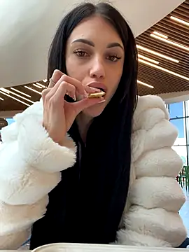 ilariea girl online show from 10-01-25, 02:01