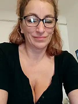 Snapshot of Fifi83Bell chatting on 11-16-25, 12:55 Fifi83Bell online show from 11-16-25, 12:55