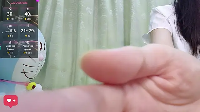 kindbee online show from 10-26-25, 09:37