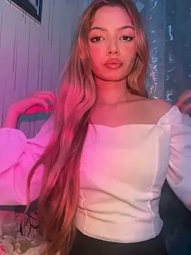  Siennaaa  online show from 03-15-26, 08:04