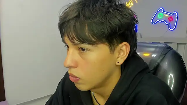 StiwenTwink online show from 10-03-25, 01:08