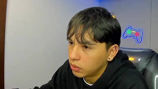 StiwenTwink online show from 10-27-25, 02:32