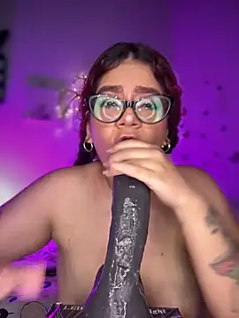 Snapshot of Solaangel_ chatting on 02-14-26, 11:56 Solaangel online show from 02-14-26, 11:56