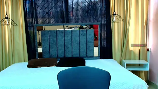 Snapshot of scarlet_milf_ chatting on 10-20-25, 07:36 scarlet milf online show from 10-20-25, 07:36