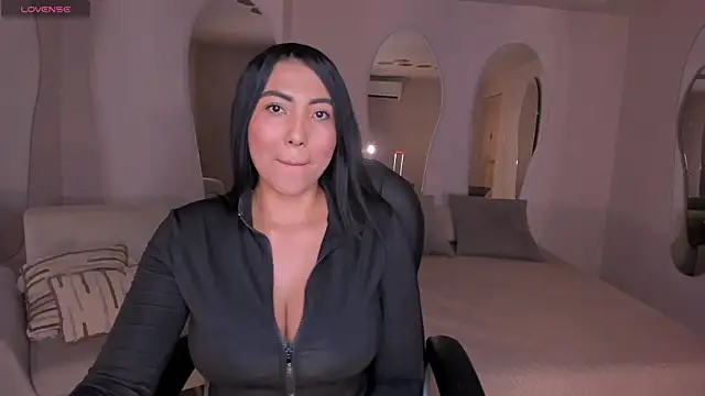 Snapshot of NatalieLewis chatting on 06-05-26, 12:11 NatalieLewis online show from 06-05-26, 12:11