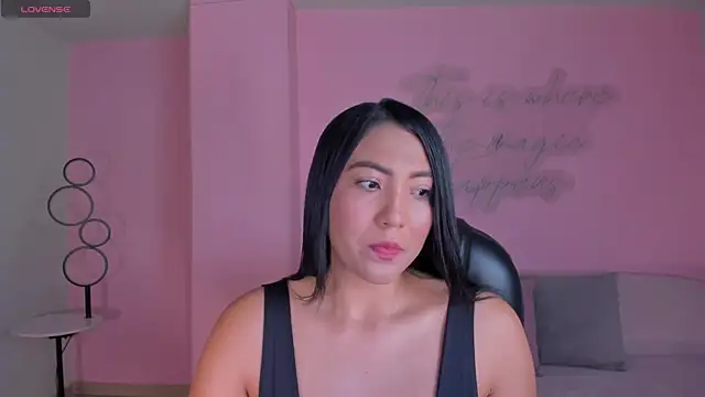 Snapshot of NatalieLewis chatting on 06-16-26, 11:57 NatalieLewis online show from 06-16-26, 11:57