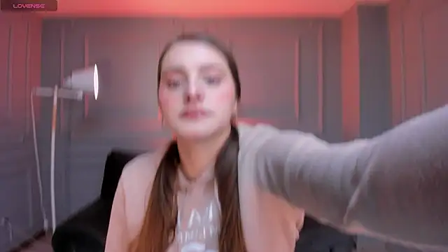 ZoeyWalker  online show from 11-06-25, 11:44