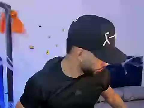 Snapshot of theo_sky1 chatting on 10-27-25, 02:21 theo sky1 online show from 10-27-25, 02:21