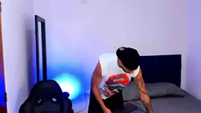 Snapshot of theo_sky1 chatting on 11-10-25, 02:38 theo sky1 online show from 11-10-25, 02:38