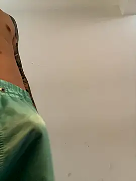 Snapshot of jeff2995_ chatting on 11-06-25, 06:53 jeff2995 online show from 11-06-25, 06:53