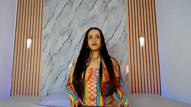 PiaGelvez online show from 10-28-25, 09:17