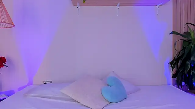 Megan Ritz online show from 10-14-25, 03:40