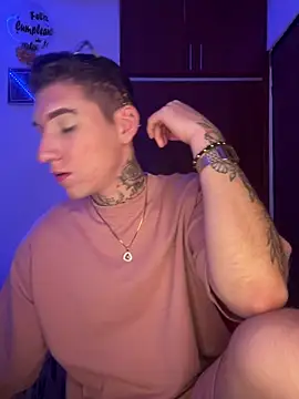 hotxxx 2012 online show from 10-02-25, 07:43