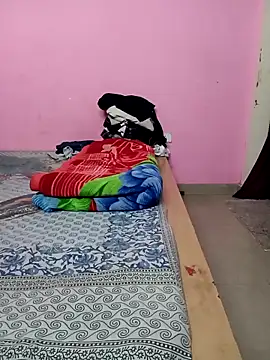 Snapshot of Kitty_18teen chatting on 11-21-25, 01:43 Kitty 18teen online show from 11-21-25, 01:43