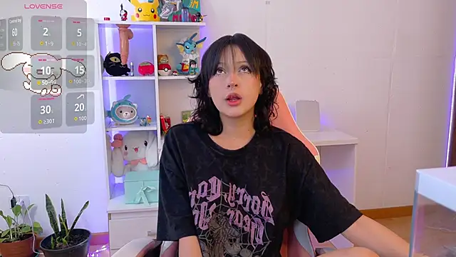 Sallie Doll online show from 11-22-25, 06:51