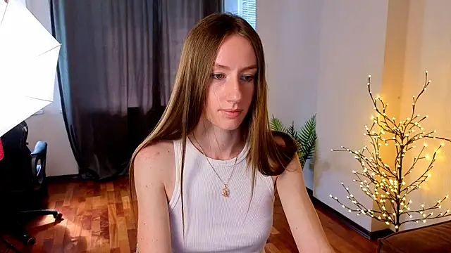 Snapshot of GoldenRose_ chatting on 06-26-26, 12:31 GoldenRose online show from 06-26-26, 12:31