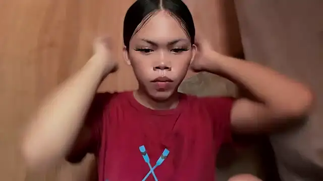 Snapshot of ella_foxtrot chatting on 11-19-25, 03:17 ella foxtrot online show from 11-19-25, 03:17