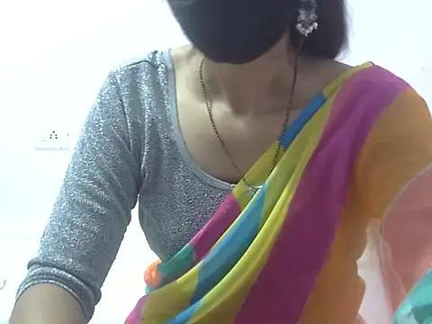 Snapshot of Laila_Cute chatting on 02-24-26, 02:53 Laila Cute online show from 02-24-26, 02:53