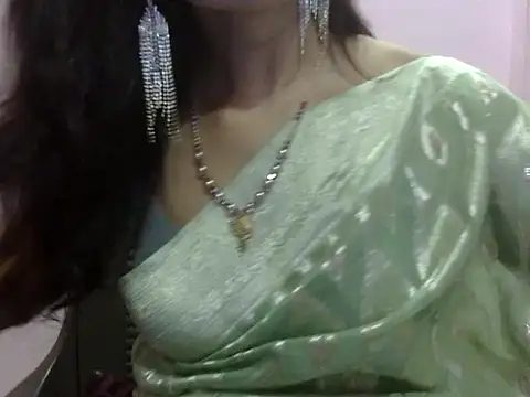Snapshot of Laila_Cute chatting on 07-04-26, 04:46 Laila Cute online show from 07-04-26, 04:46