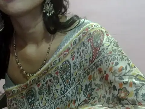 Snapshot of Laila_Cute chatting on 07-07-26, 03:42 Laila Cute online show from 07-07-26, 03:42