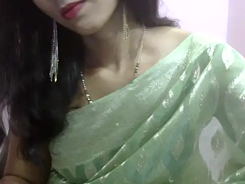 Snapshot of Laila_Cute chatting on 07-14-26, 03:18 Laila Cute online show from 07-14-26, 03:18