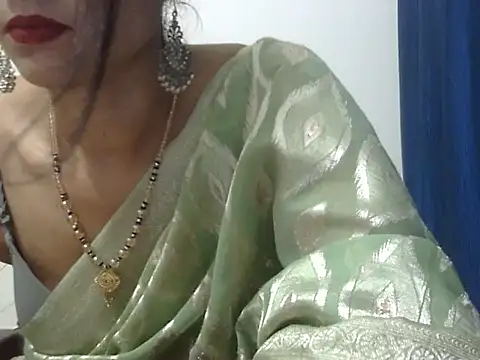 Snapshot of Laila_Cute chatting on 08-01-26, 03:22 Laila Cute online show from 08-01-26, 03:22