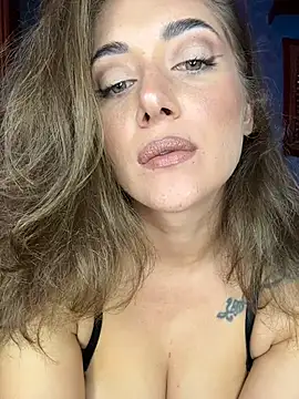 Snapshot of Malasantababy chatting on 10-10-25, 10:09 Malasantababy online show from 10-10-25, 10:09