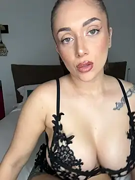 Snapshot of Malasantababy chatting on 02-08-26, 02:09 Malasantababy online show from 02-08-26, 02:09