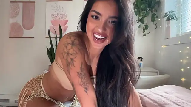 Snapshot of ariajacksonx chatting on 04-28-26, 10:15 ariajacksonx online show from 04-28-26, 10:15