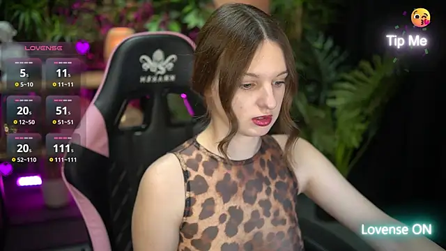 xoxo molly online show from 12-16-25, 10:37