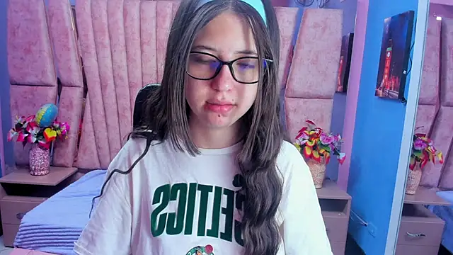 sarah sweett  online show from 02-26-26, 01:43