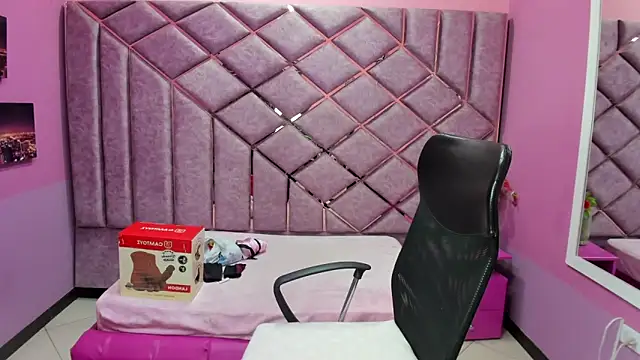 sarah sweett  online show from 04-14-26, 02:56