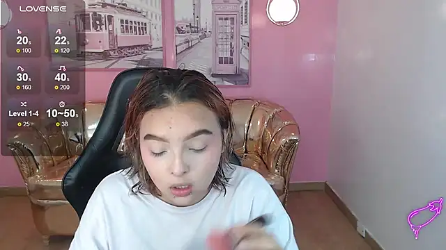 Snapshot of mia_foster_t chatting on 11-17-25, 12:55 mia foster t online show from 11-17-25, 12:55