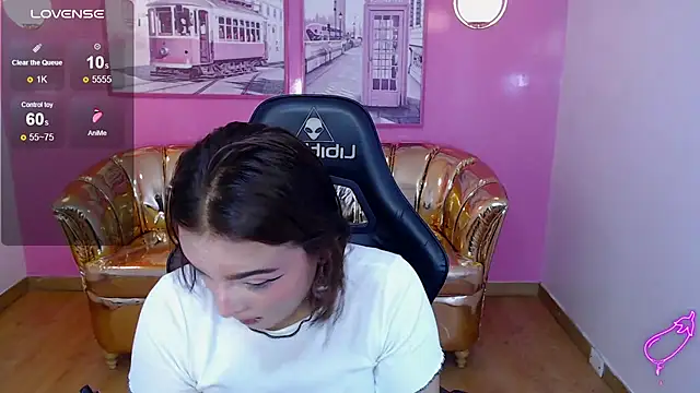 Snapshot of mia_foster_t chatting on 11-22-25, 12:59 mia foster t online show from 11-22-25, 12:59