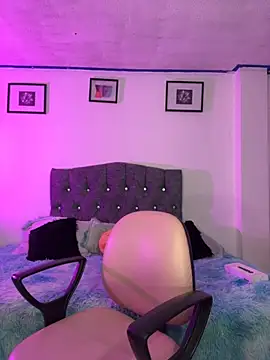 Snapshot of mitschellfox21 chatting on 10-05-25, 03:16 mitschellfox21 online show from 10-05-25, 03:16