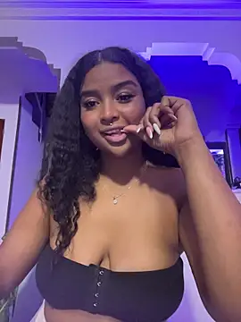 Snapshot of mitschellfox21 chatting on 11-27-25, 02:24 mitschellfox21 online show from 11-27-25, 02:24