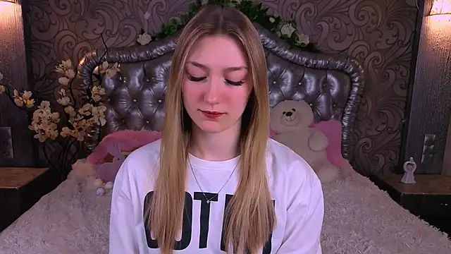 AngelAnabelle online show from 04-03-26, 08:29