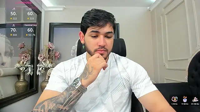 Snapshot of ElianKeiser chatting on 10-20-25, 12:27 ElianKeiser online show from 10-20-25, 12:27