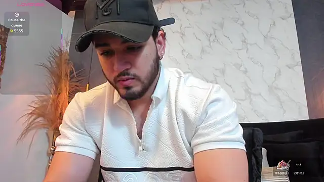 Snapshot of ElianKeiser chatting on 11-11-25, 11:54 ElianKeiser online show from 11-11-25, 11:54