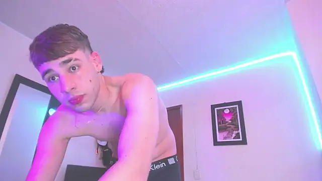 Snapshot of PapiNoha chatting on 10-19-25, 07:58 PapiNoha online show from 10-19-25, 07:58