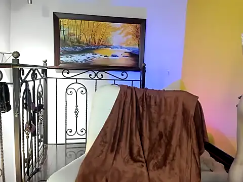 Snapshot of Zulyhenao chatting on 11-17-25, 03:12 Zulyhenao online show from 11-17-25, 03:12